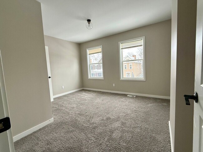 Building Photo - 730-732_OAKWOOD_AVENUE