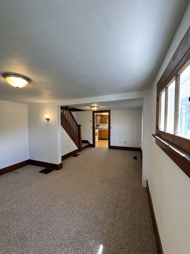 Building Photo - Thompsons Manor MHC