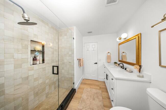 Building Photo - 13471 Barberry Dr