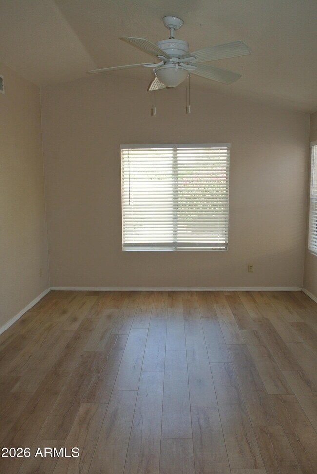 Building Photo - 6814 W Louise Dr