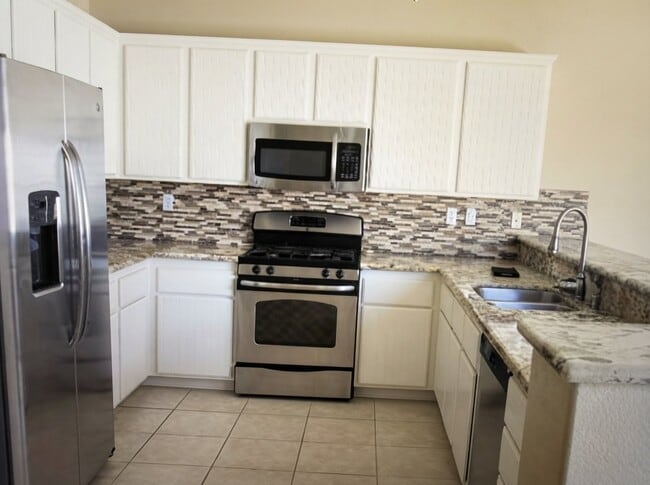 Building Photo - 79780 Mira Flores Blvd