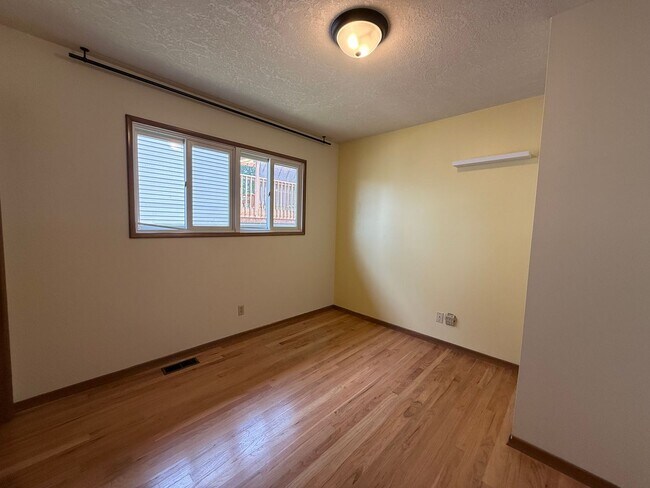 Building Photo - Bright & Beautiful 3-Bedroom Beaverton Home with A/C, Washer & Dryer, and Tons of Storage!