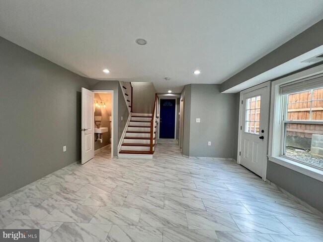 Building Photo - 620 Notabene Dr