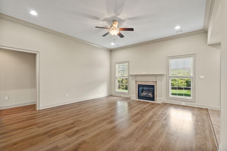 Building Photo - 1811 Trellis Ln