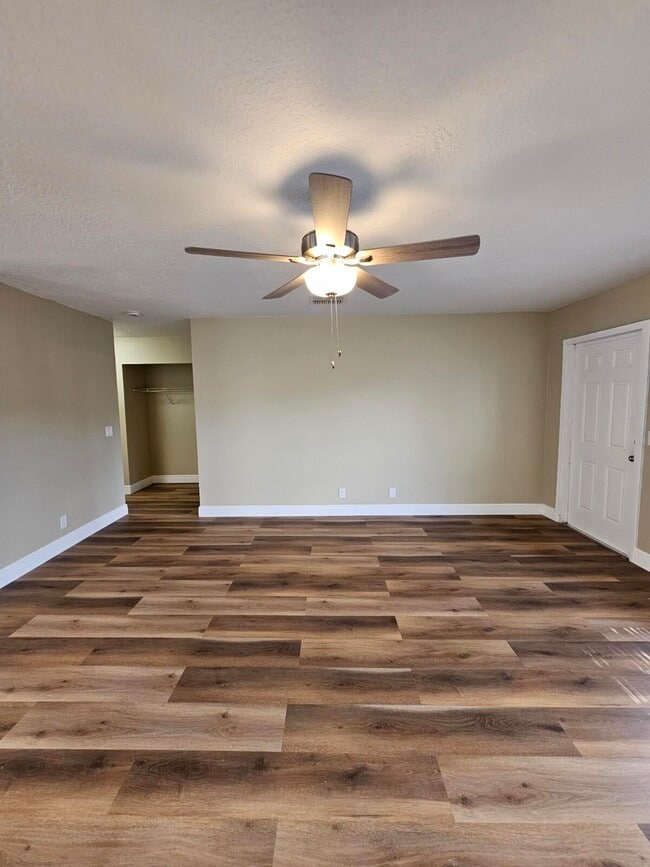 Building Photo - 4787 Orleans Ct