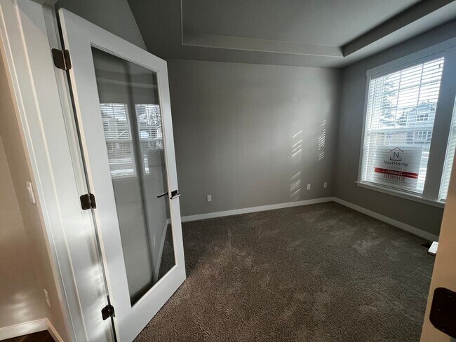 Building Photo - 4237 Caddyshack Dr NE