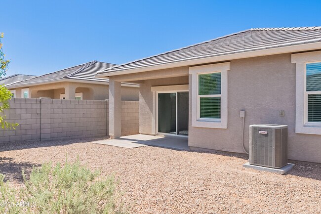 Building Photo - 35337 W San Alvarez Ave