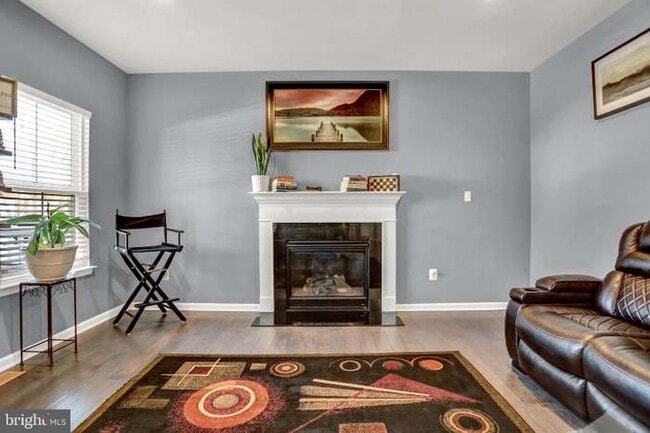 Building Photo - 1704 Scenic Manor Dr
