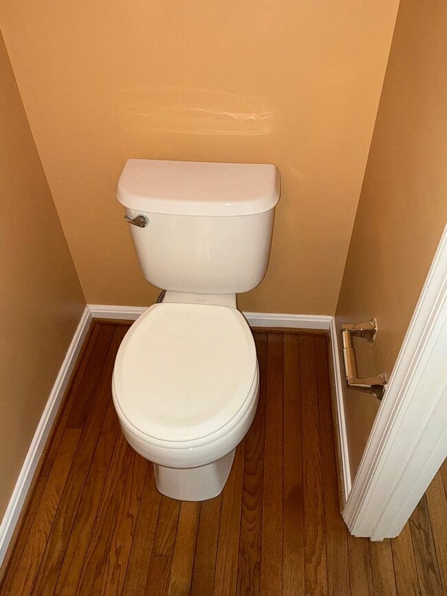 Building Photo - Very well maintained 3BR 2.5BA 3 level townhome located in the Milestone Community of Germantown