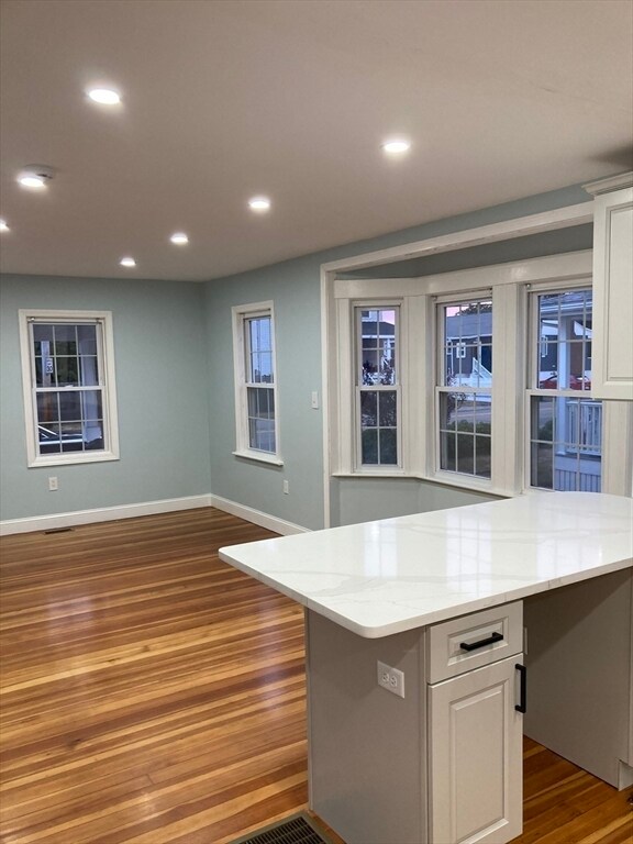 Building Photo - 64 Samoset Ave