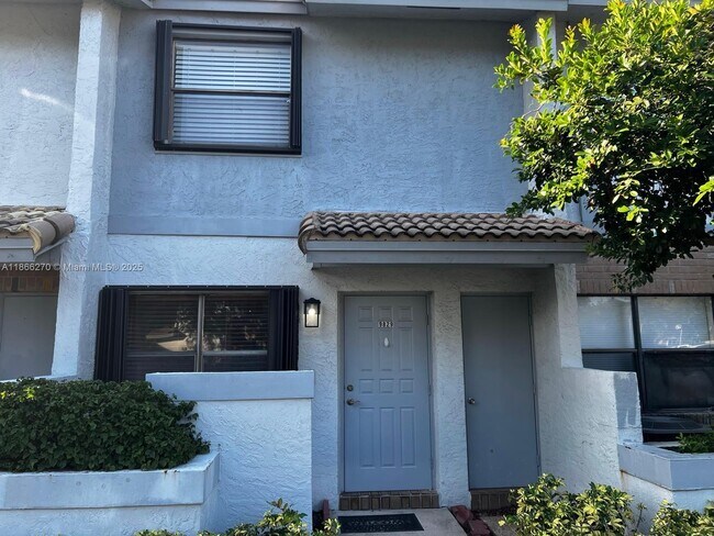 Primary Photo - 9829 Riverside Dr