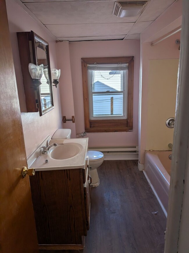 Building Photo - 1216 Lafayette St