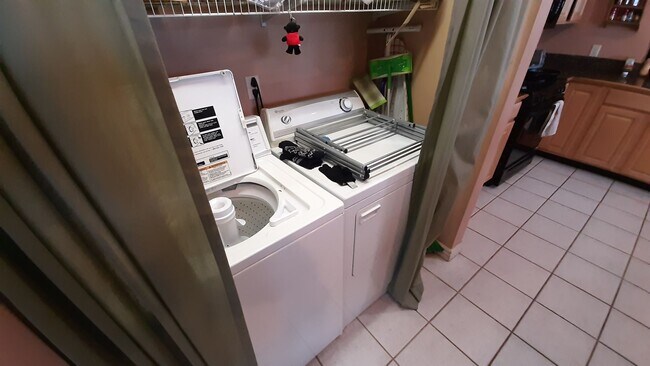 Building Photo - 205 Linn St