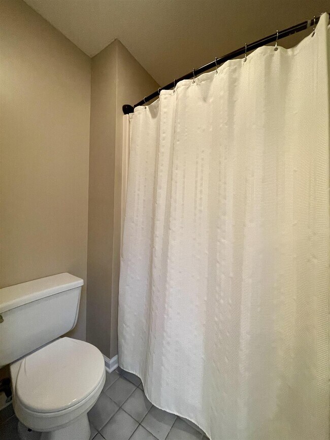 Building Photo - 75 Spring Lake Dr