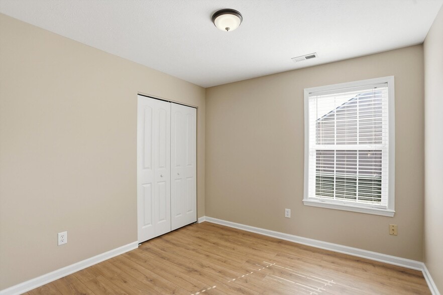 Building Photo - 5561 Wild Horse Dr