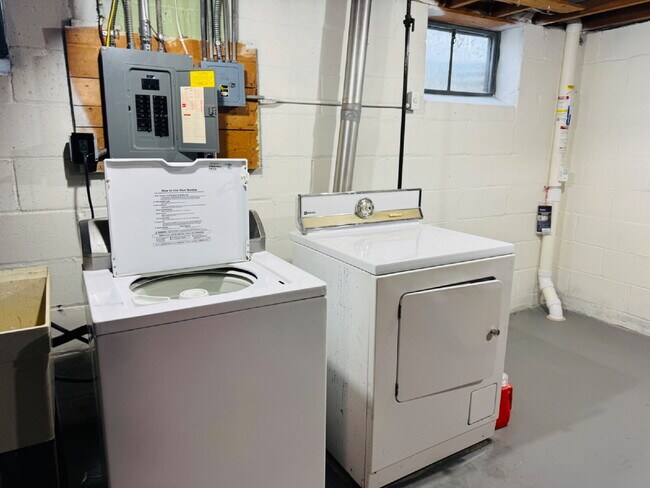 Building Photo - 6012 Logan Ave S