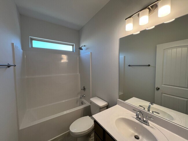 Building Photo - Gorgeous NEW CONSTRUCTION 3 BR 2 Bath Home - Right off Hwy 231 S.