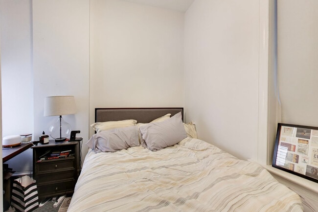 Building Photo - 2815 N Racine Ave