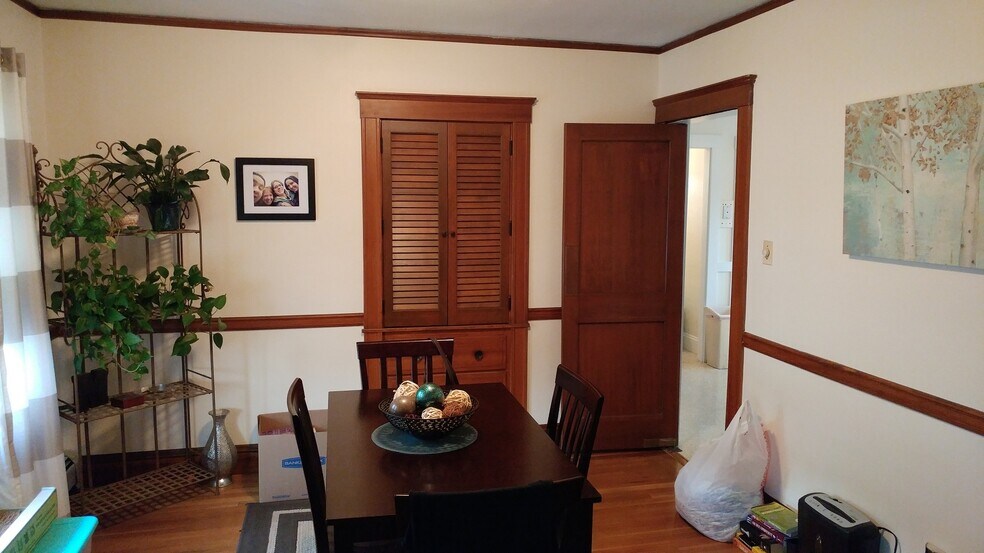 Building Photo - 12 Peirce St