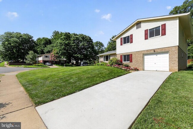 Building Photo - 4898 Wheatstone Dr