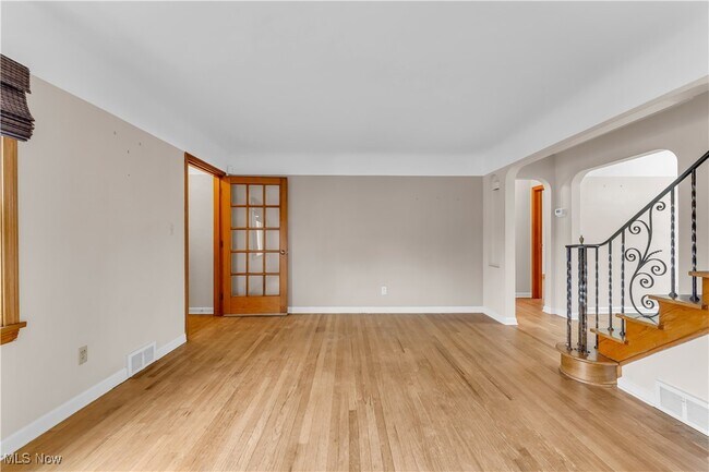 Building Photo - 25731 Farringdon Ave