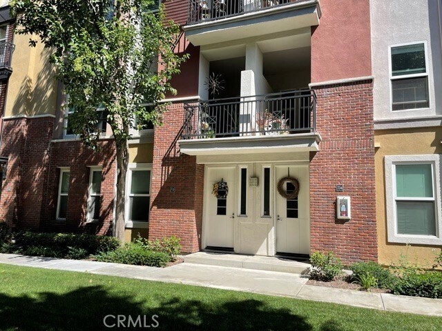 Building Photo - 732 W 1st St