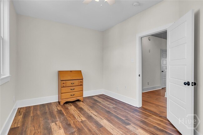 Building Photo - 3223 Bannon Ave