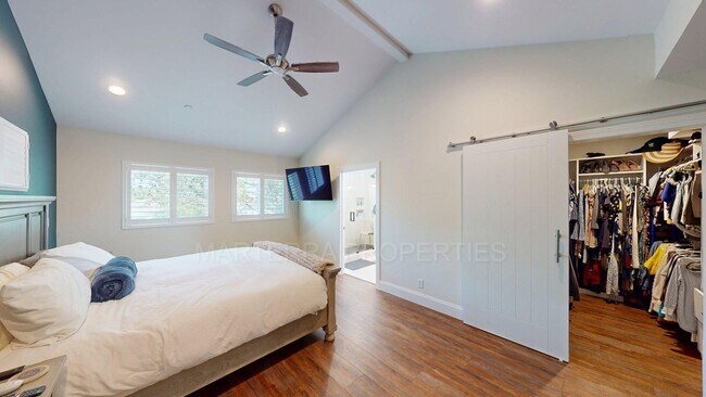 Building Photo - Beautiful home In Eastside Costa Mesa