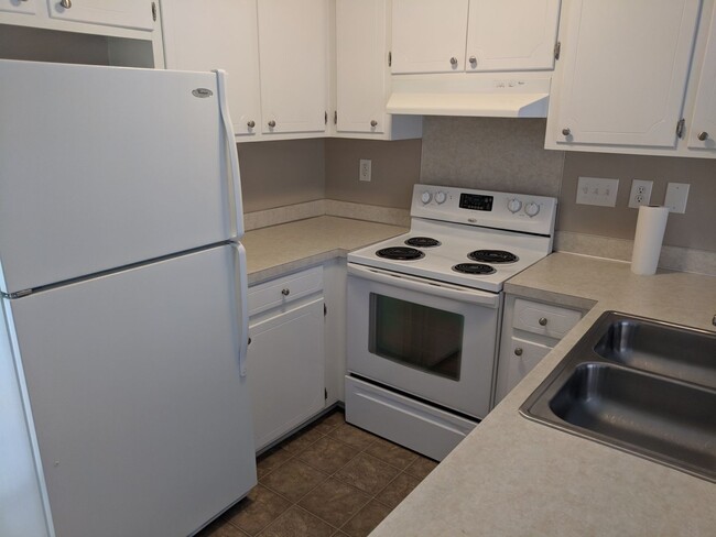 Building Photo - 3821 E Vancroft Cir