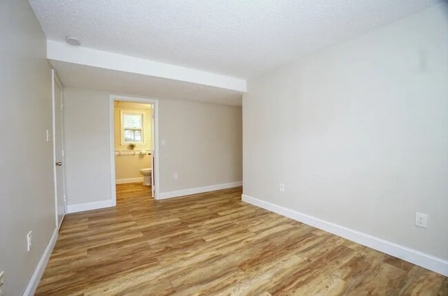 Building Photo - 42 Woodfield St