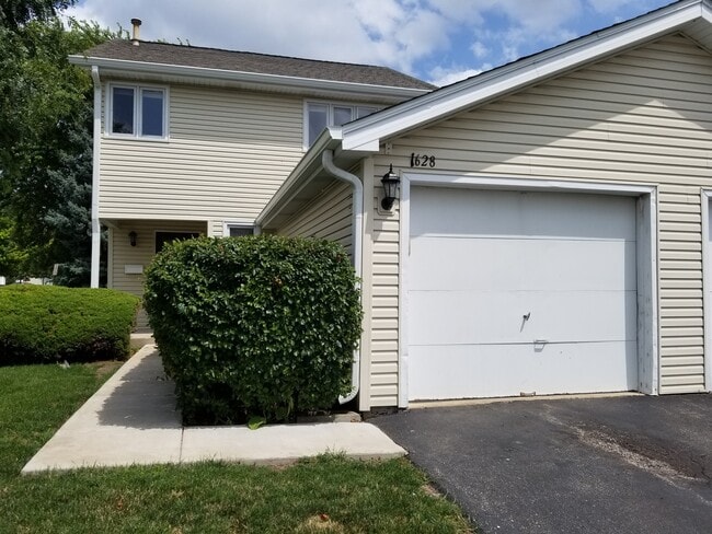 Primary Photo - 1628 Prestwick Dr