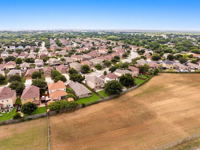 Building Photo - Better Than New and Unlike Anything Else in Villa Del Sol