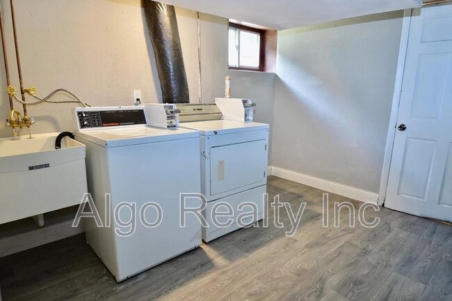 Building Photo - 4239 Minnehaha Ave
