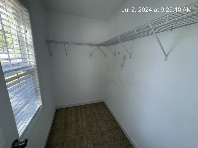 Building Photo - 6080 Lakeway Drive