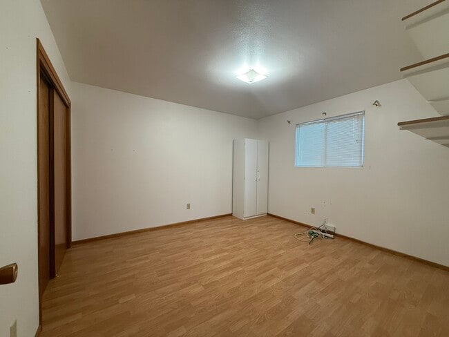 Building Photo - 915 Park Dr