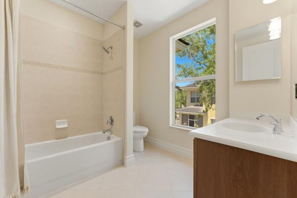 Building Photo - 6109 NW Kendra Ln