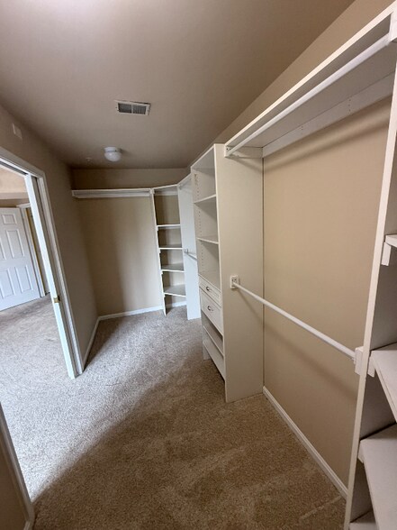 Building Photo - 6914 Ellingham Cir