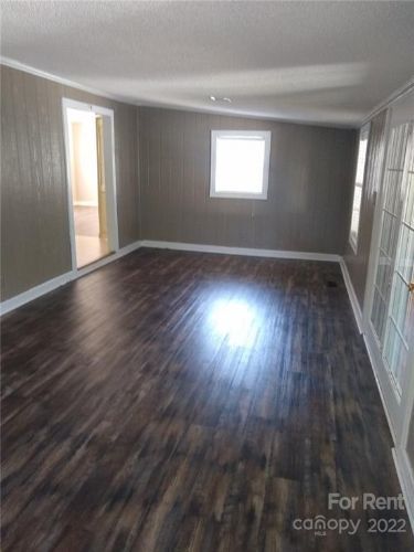 Building Photo - 5585 George Henry Dr