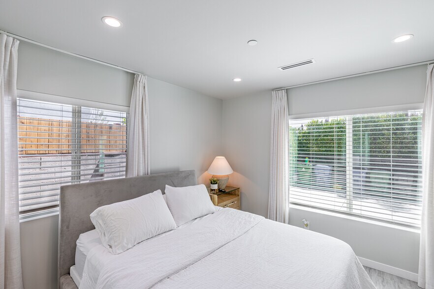 Building Photo - 8141 Hinds Ave