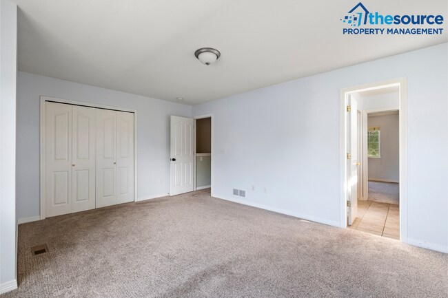 Building Photo - Charming 4 Bedroom 4 Bathroom Townhome in Desirable West Fort Collins!