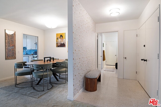 Building Photo - 8701 Delgany Ave