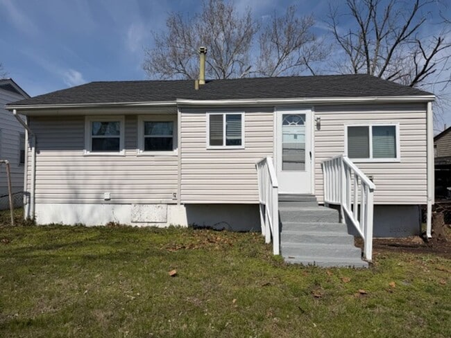 Building Photo - Lovely 3 Bedroom / 1 Bath for Rent - Section 8 Welcome