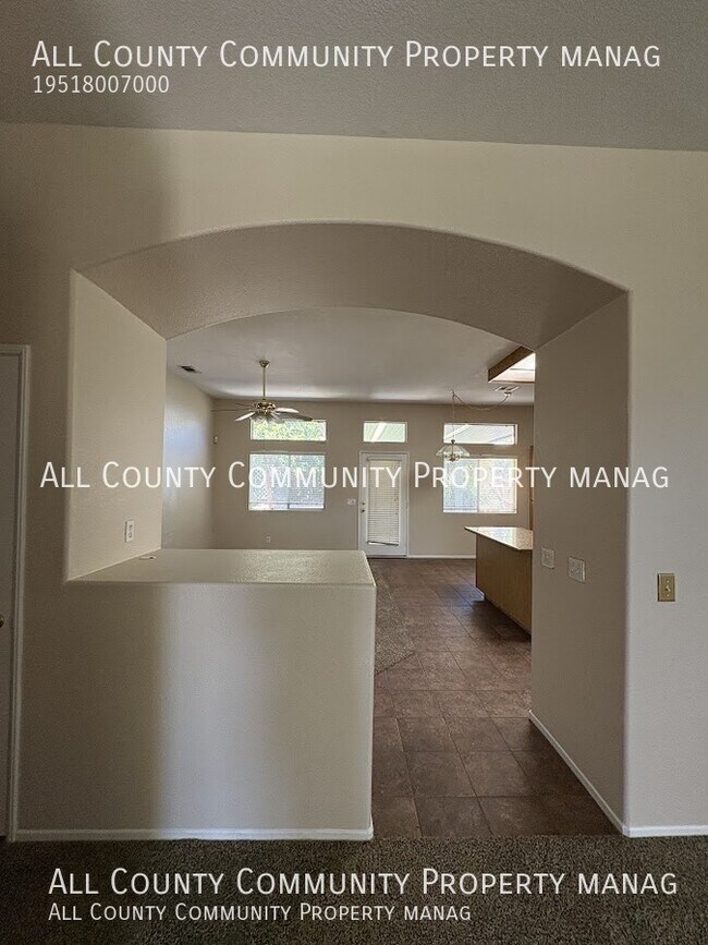 Building Photo - 39862 De Vendome Ct