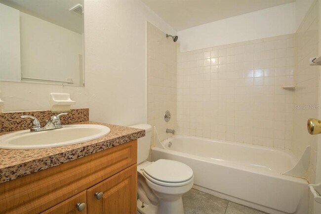 Building Photo - 5221 Bayshore Blvd