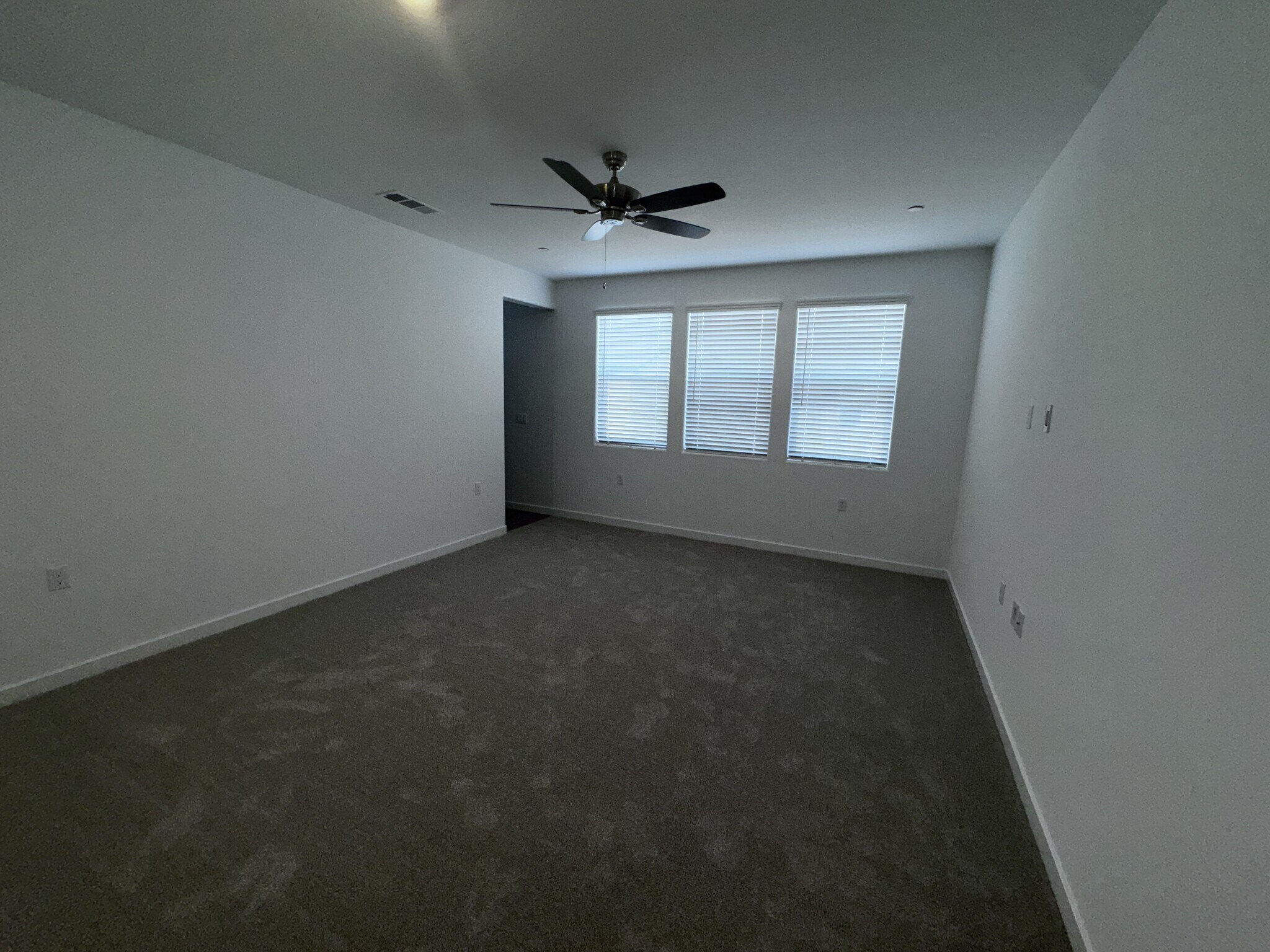 Building Photo - 1808 Mohave Rd S