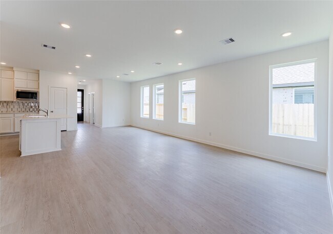 Building Photo - 6671 Iron Clover Dr
