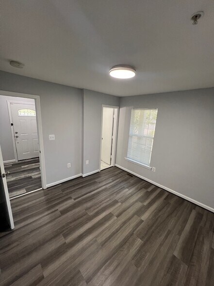 Building Photo - 4801 Waltonshire Cir