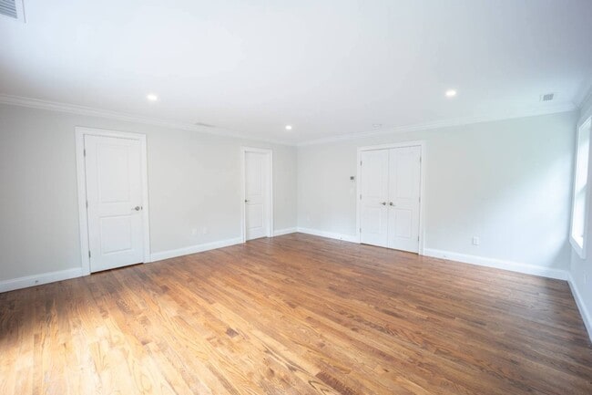 Building Photo - 1 Kewanee Rd