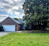 Building Photo - 1826 N Glenbrook Pl
