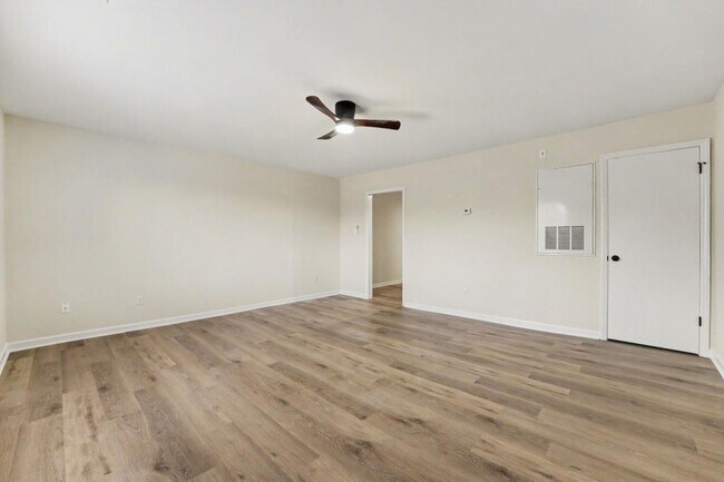 Building Photo - 1309 Hudson Ave